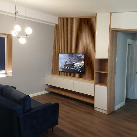 Lovely Apartment Ioana Târgu Neamţ Bagian luar foto